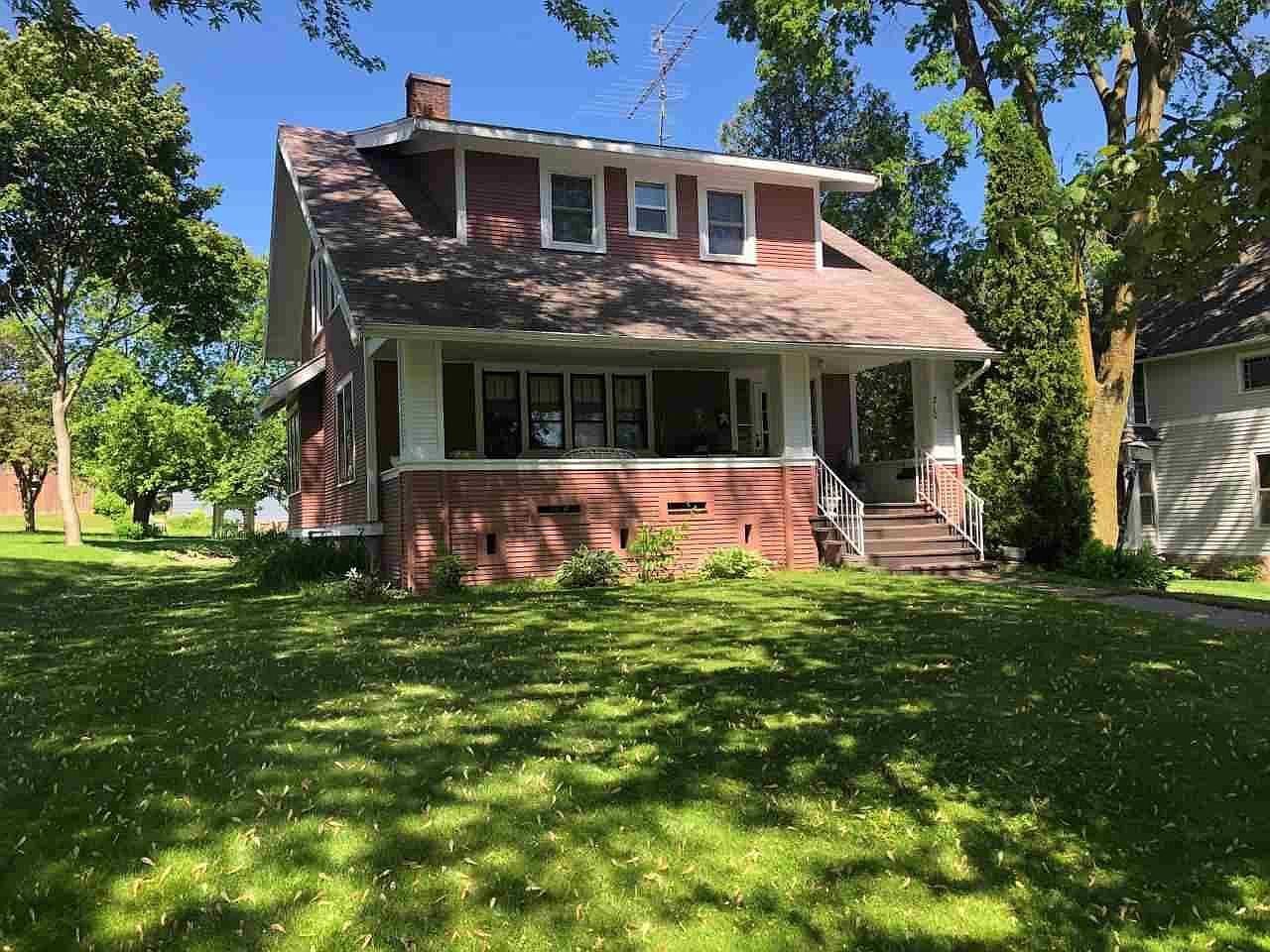 210 Clay St, Neillsville, WI 54456 | Zillow