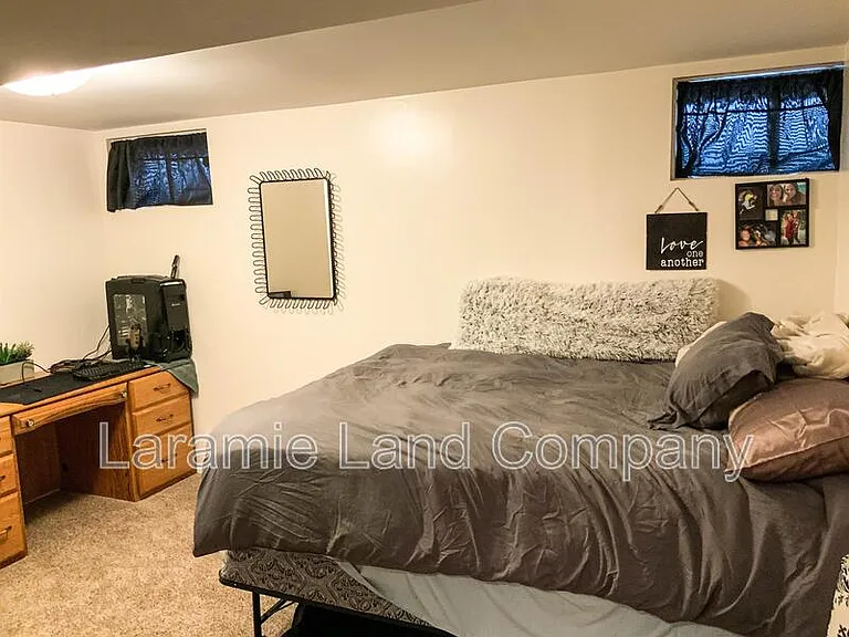 1011 W Curtis St — Photo 13