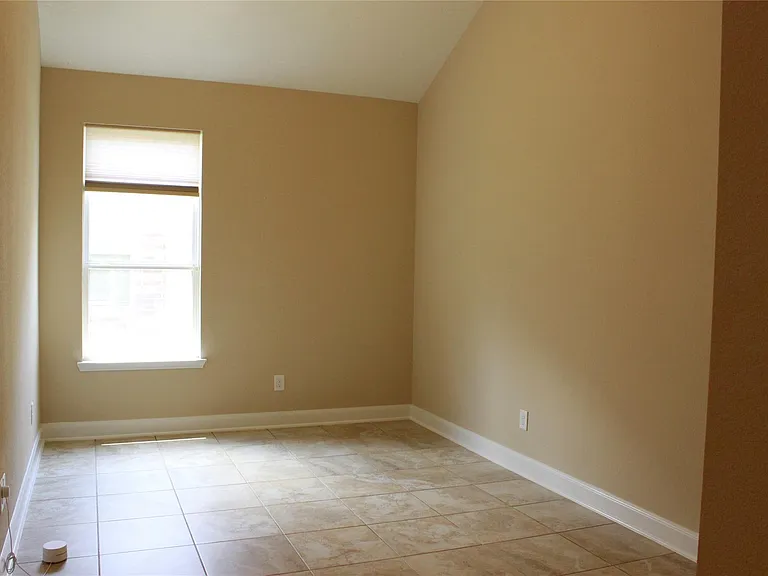 8727 Stoney Brook Ln — Photo 5