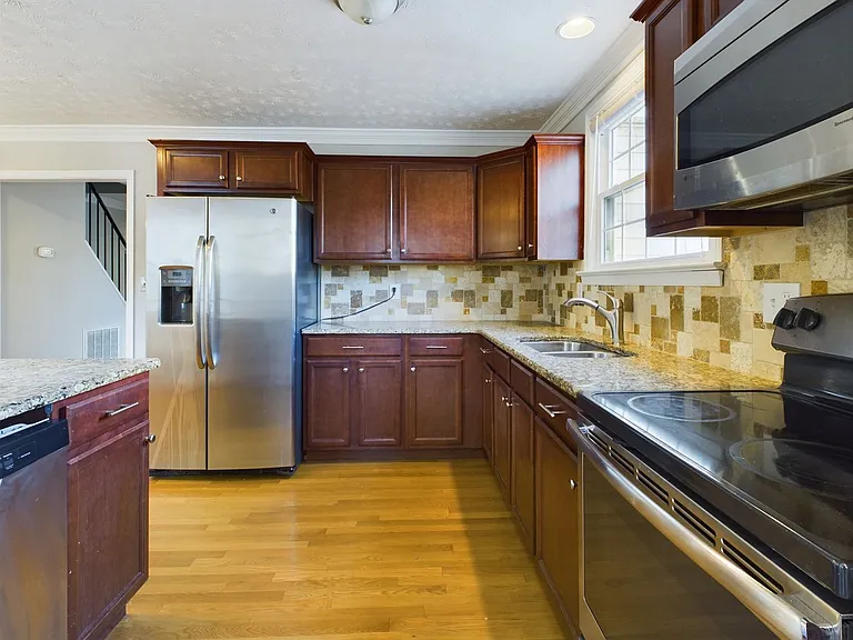 2513 Libbie Ave — Photo 12