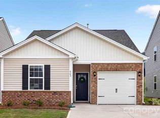 663 13th Avenue Dr NE, Hickory, NC 28601