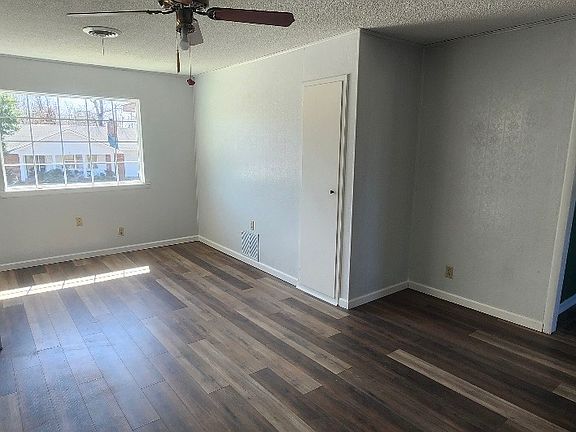 3rd image of 3901 Marie Dr