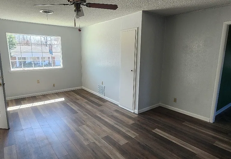 3901 Marie Dr — Photo 3
