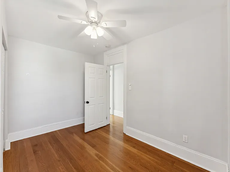 306 L St SE — Photo 28