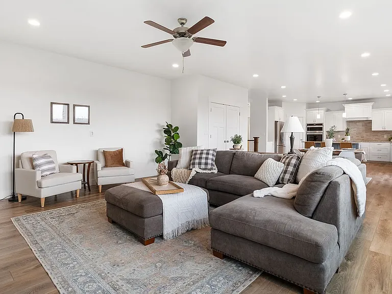 1826 W River Birch Rd — Photo 13