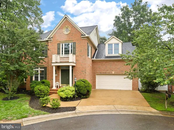 7952 Blitz Ct, Dunn Loring, VA 22027