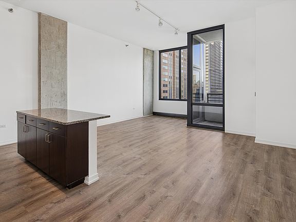 3rd image of 235 W Van Buren St Unit 4613