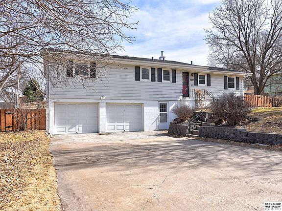 2nd image of 2931 S 114th St