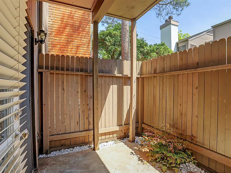 1201 Bering Dr #27 — Photo 4