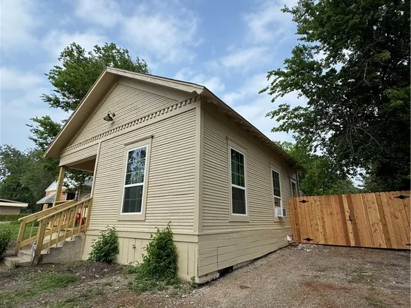1303 S 13th St, Belton, TX 76513