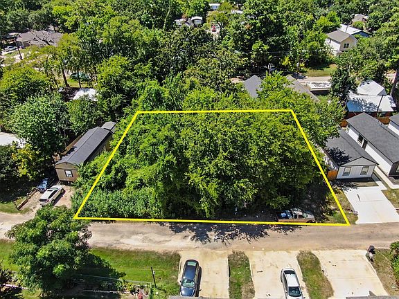 2nd image of 11547 Persimmon St