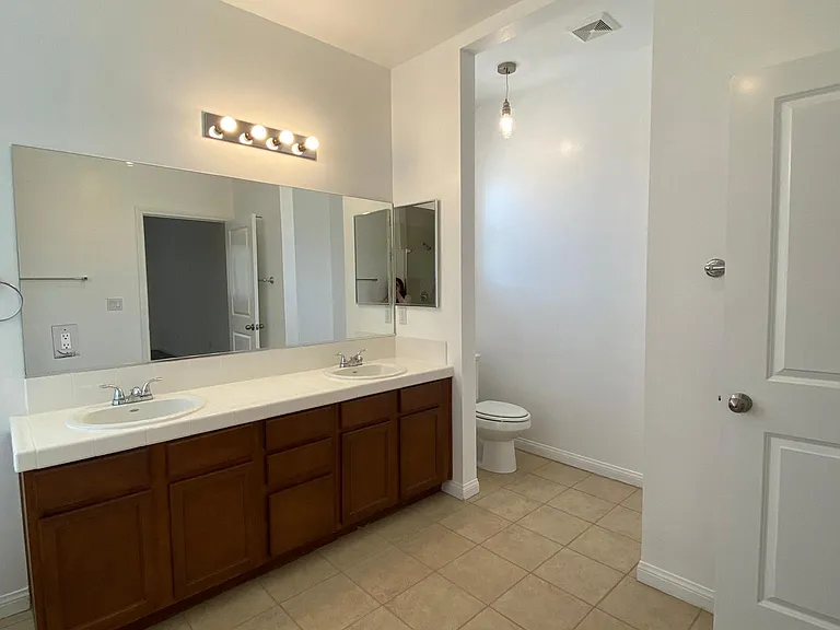 9731 Vesper Ave #9 — Photo 31