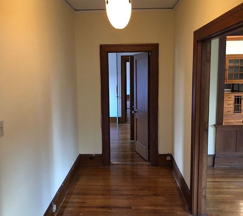 1st image of 967 West Blvd
