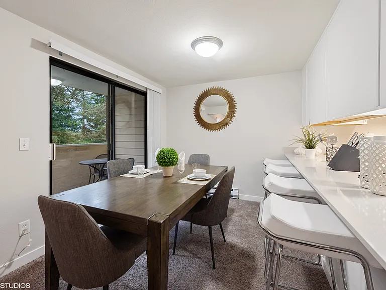 Open Kitchen to Dining