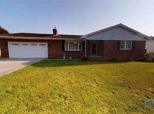 360 Rosemont Dr, Upper Sandusky, OH 43351