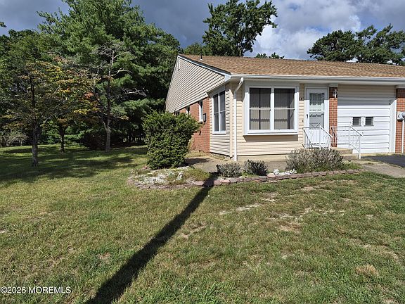 2nd image of 8 Potomac Lane Lane #A