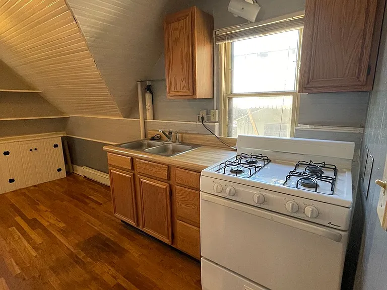 115 N Sherman St #1-5 — Photo 7