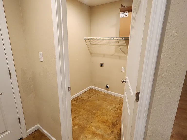 406 E Gordon St — Photo 5