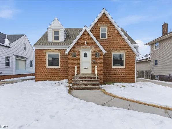 4424 Forestwood Dr, Parma, OH 44134
