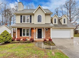 5522 Cornerstaff Dr, Greensboro, NC 27407