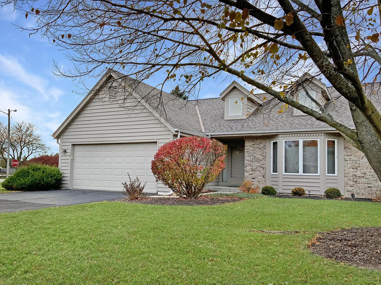 965 Lansdowne COURT photo 1
