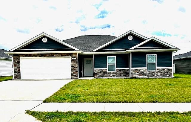 1st image of 702 Addie Ln