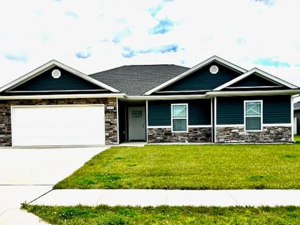 702 Addie Ln, Centralia, MO 65240