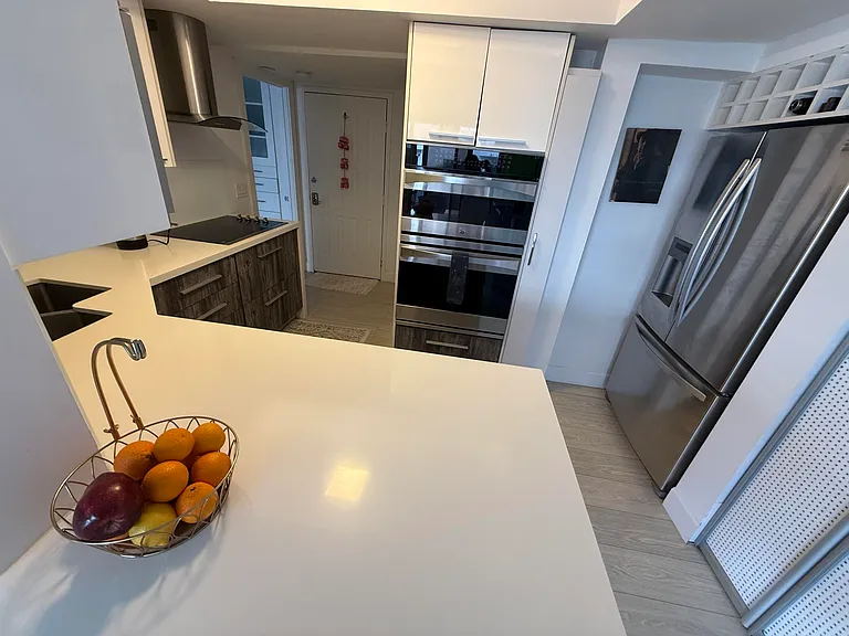 330 SE 20th Ave #306 — Photo 16