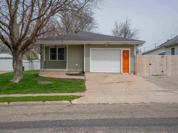 403 Wilson St, Wellsburg, IA 50680