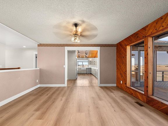 5th image of 1112 E Jennings Rd