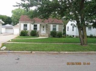 921 S Liberty St, Elgin, IL 60120