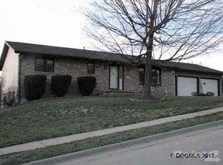 2375 Clydesdale Ct, Dubuque, IA 52001