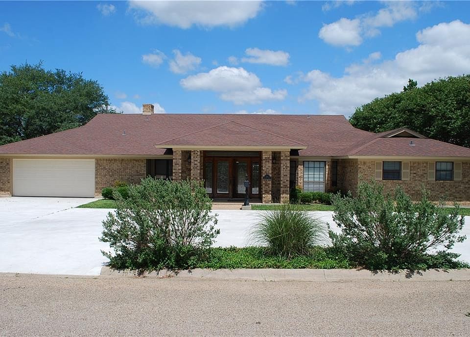 1st image of 111 Garland Dr