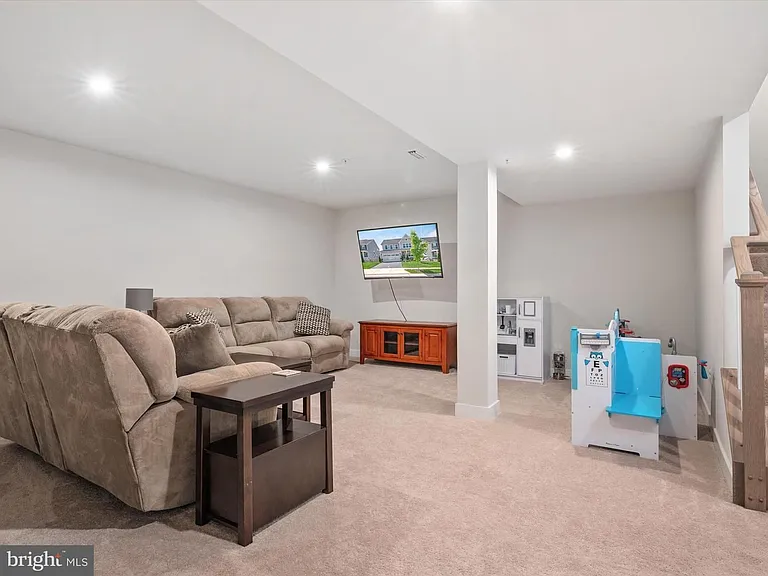 2307 Wadlow Ln — Photo 14