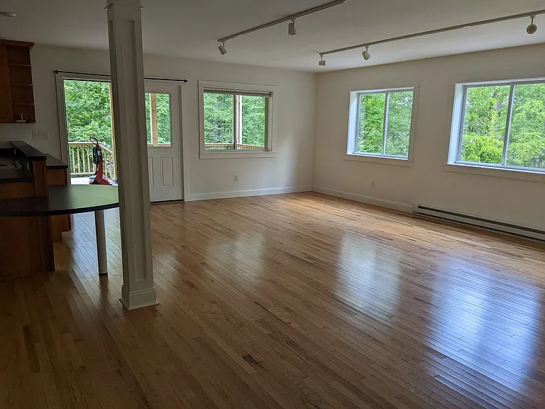 32 Maplewood Rd #A — Photo 8