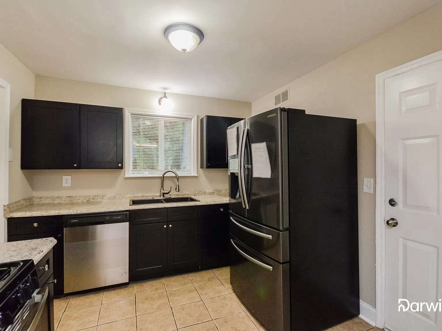 4 bed, 2.0 bath, 1674 sqft, $1,899 — Photo 2