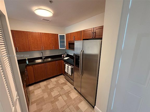 3rd image of 652 NE 63rd St APT 404