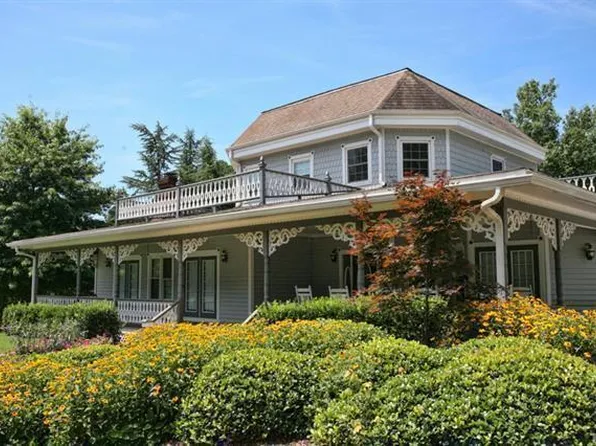 319 Brookberry Cir, Chapel Hill, NC 27517