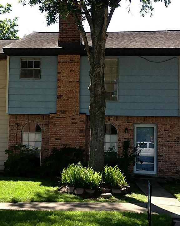 Great LOW maintenance place to call home!