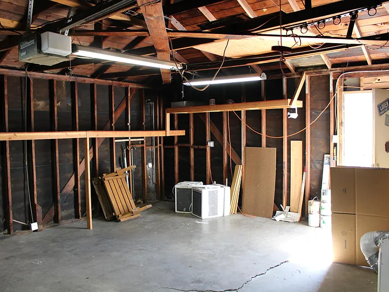 2521 N Brighton St — Photo 6
