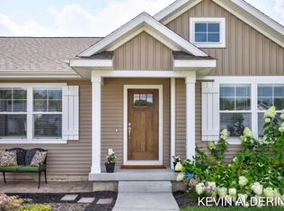 2108 E View Dr, Jenison, MI 49428