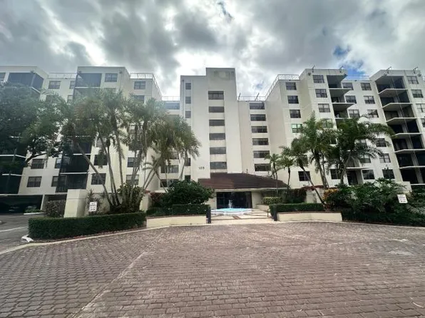105 Lake Emerald Drive #810, Oakland Park, FL 33309