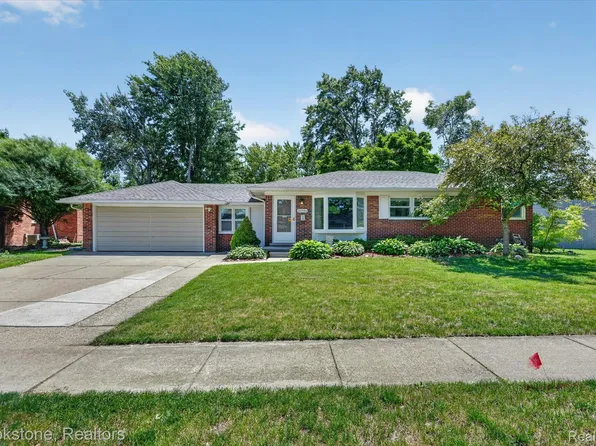 23784 Linne St, Clinton Township, MI 48035