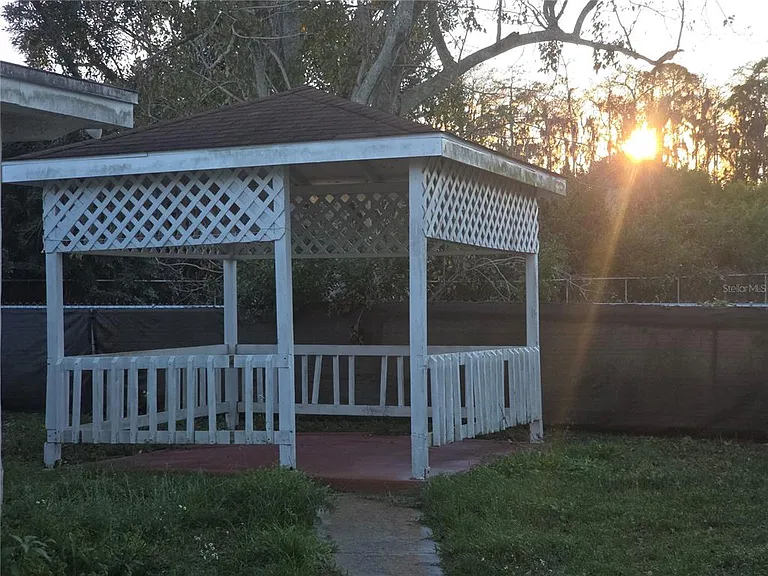 3431 Overland Dr — Photo 24