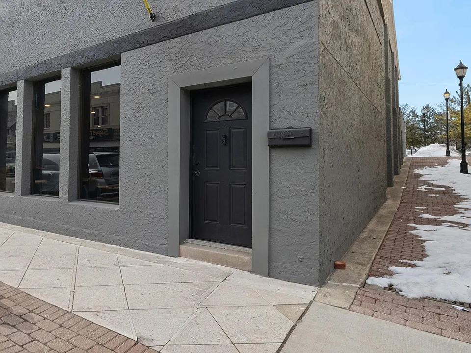227 Franklin Ave #2