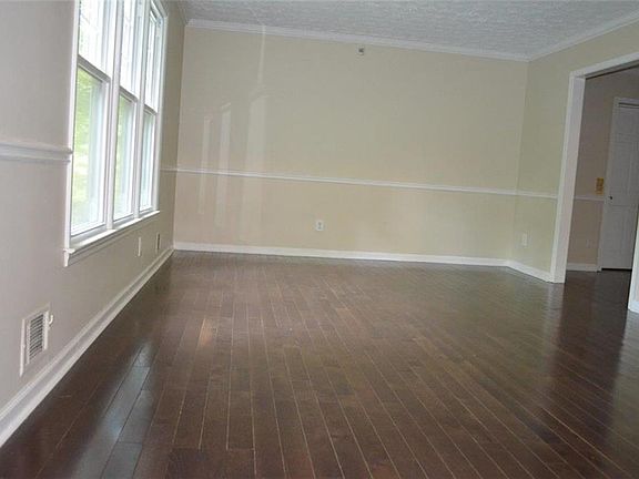 2nd image of 3894 Allsborough Dr