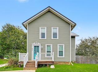 804 Summer St, Grinnell, IA 50112