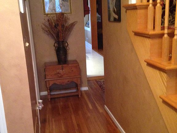 2nd image of 14 Blossom Ln