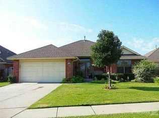 1844 SW 31st St, Moore, OK 73160