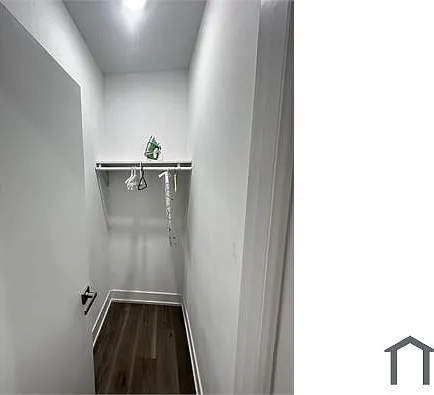 4 bed, 1100 sqft, $2,500 — Photo 3
